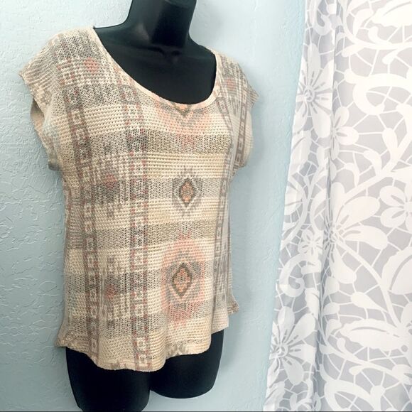 Blu Planet Aztec Print Open Knit Top Size Medium - Picture 3 of 6